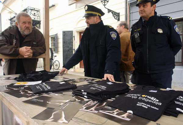 Akcija MUP-a i Policijske uprave zagrebake Manje oruja  manje tragedije
