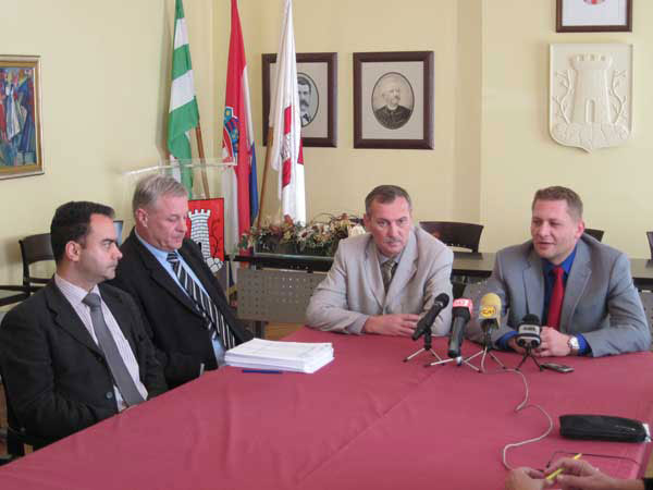 Press konferencija samoborskog gradonaelnika i njegovih suradnika