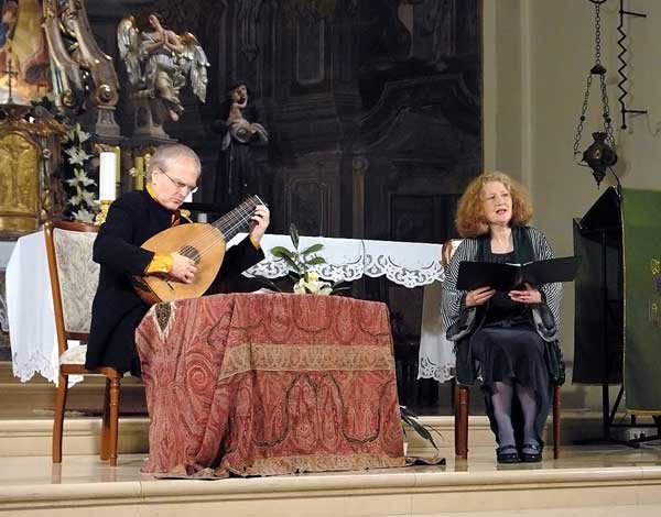 SGJ  U franjevakoj crkvi nastupili sopranistica Emma Kirkby i lutnjist Jakob Lindberg 

