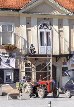 Nakon dugo godina balkon na Gradskoj vijenici doivio je temeljitu rekonstrukciju