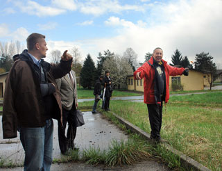 Članovi Udruge Kodeks s gradonačelnikom razgledali lokaciju za izgradnju doma za starije