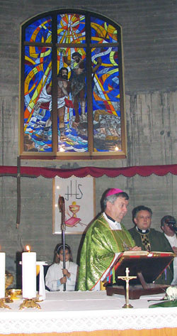 U Lugu blagoslovljeno crkveno zvono i vitraj