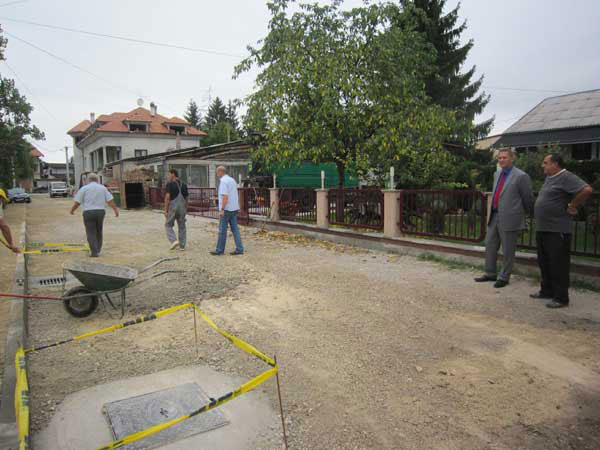 Gradonačelnik Beljak obišao radove u Krešimirovoj ulici u Hrastini
