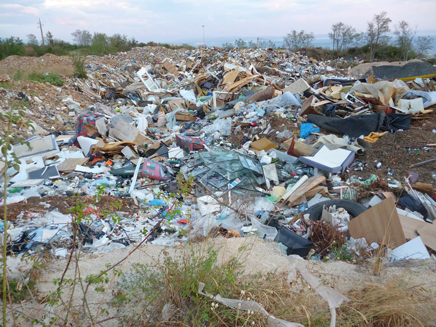 Problemi s ilegalnim odlagalitem otpada u Vrbovcu 