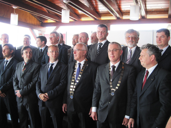 Rotary klub Samobor i slubeno postao dio Rotary zajednice