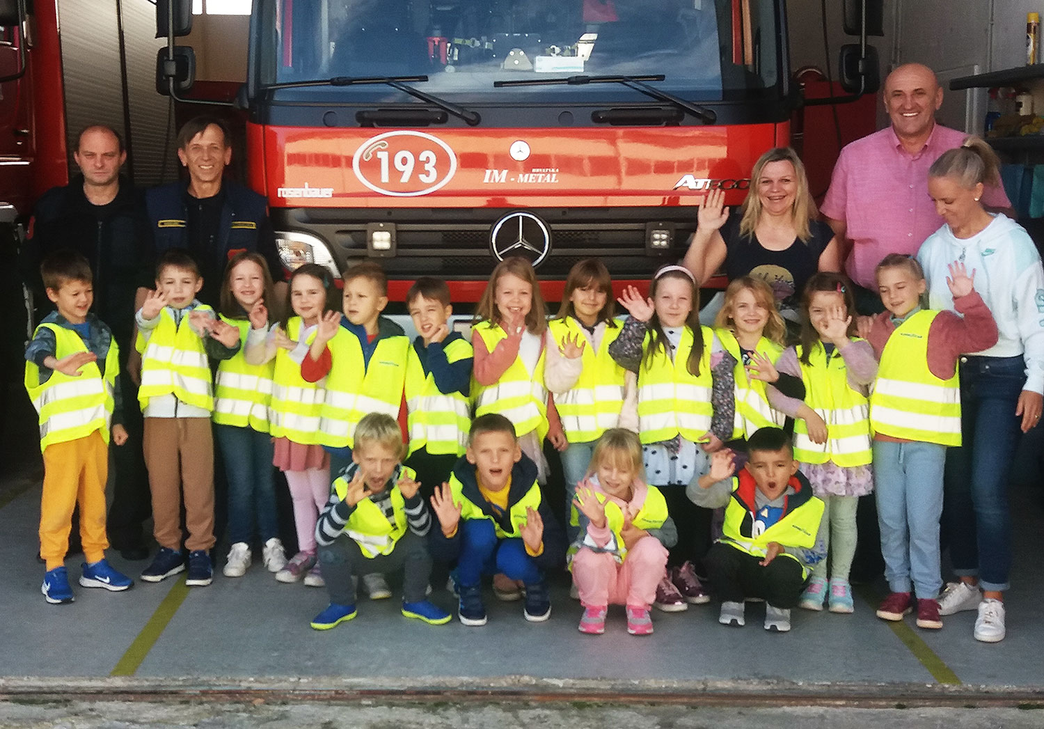 Mališani iz DV Grigor Vitez posjetili vatrogasce iz JVP Samobor
