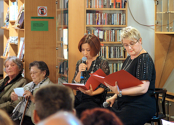 U knjižnici održana večer poezije u organizaciji Hrvatsko-francuskog društva prijateljstva Samobor-Chassieu