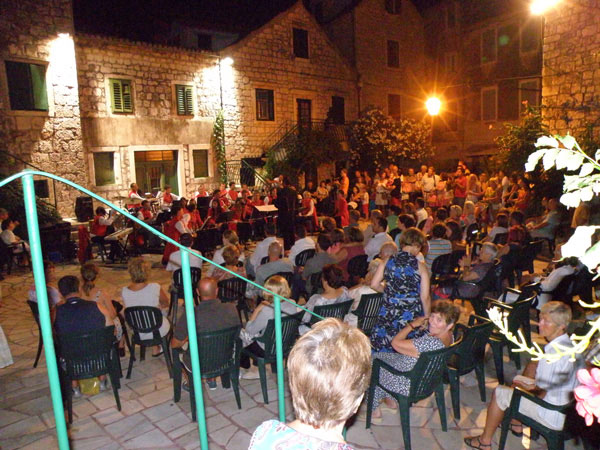 Gradska glazba Samobor gostovala je četiri dana u Starom Gradu na Hvaru