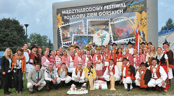 Pod vodstvom Samoborca Dražena Šoića HKPD Bosiljak iz Čučerja nastupilo na festivalu folklora u Poljskoj