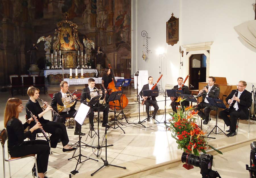 U franjevakoj crkvi odran koncert Samoborskog puhakog ansambla Camerata Cantilly 