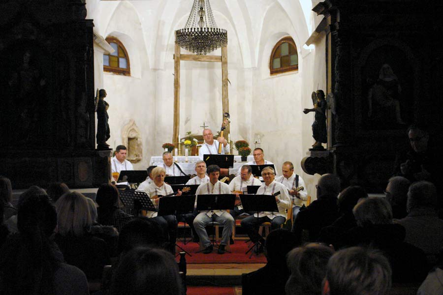 Koncert Tamburakog sastava Samoborci u kapelici svetog Mihalja