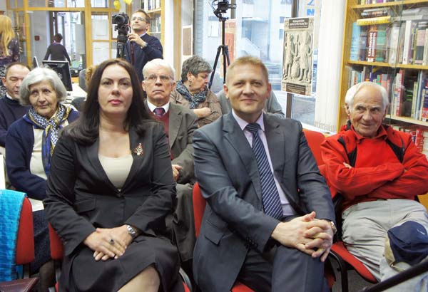 Veleposlanica Republike Makedonije u RH Daniela Karagjozoska održala predavanje u Gradskoj knjižnici 