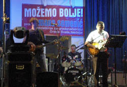 Rock koncert kao podrka Romani Semeni
