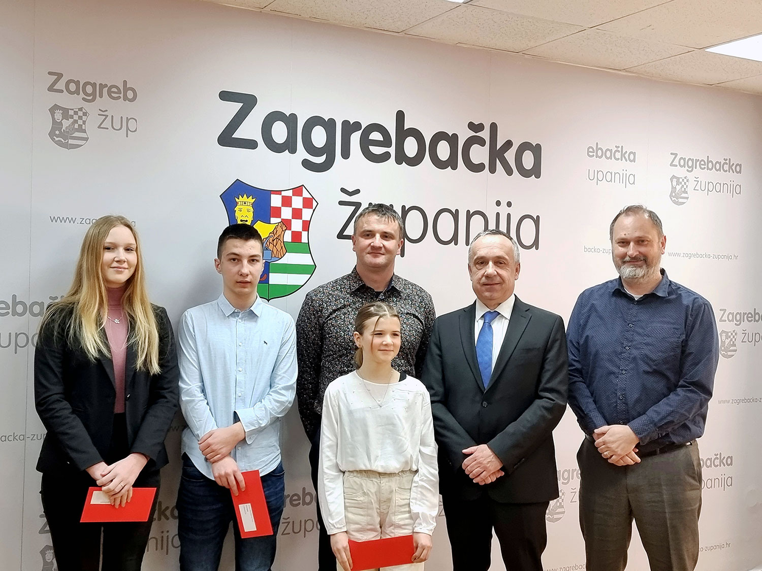 Zagrebačka županija: 29 tisuća eura vrijedni poklon bonovi za uspješne učenike i mentore na državnim natjecanjima