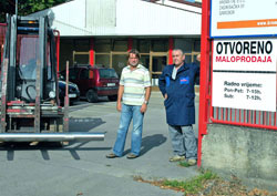 Krometal Samobor otvorio je veleprodajno i maloprodajno skladite u Zagrebakoj 51, na lokaciji poznatoj kao 