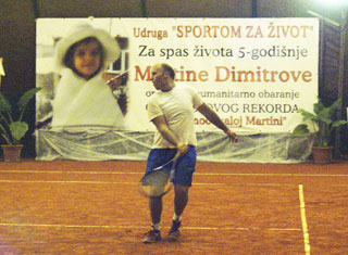 Danijel Črnić humanitarnim teniskim mečevima oborio Guinnessov rekord